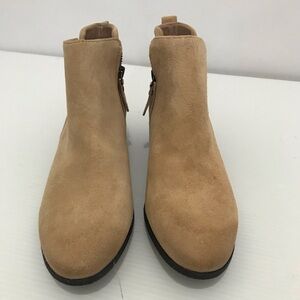 NWOT Vince Camuto Tricera Suede Zip Ankle Booties Size 7.5M